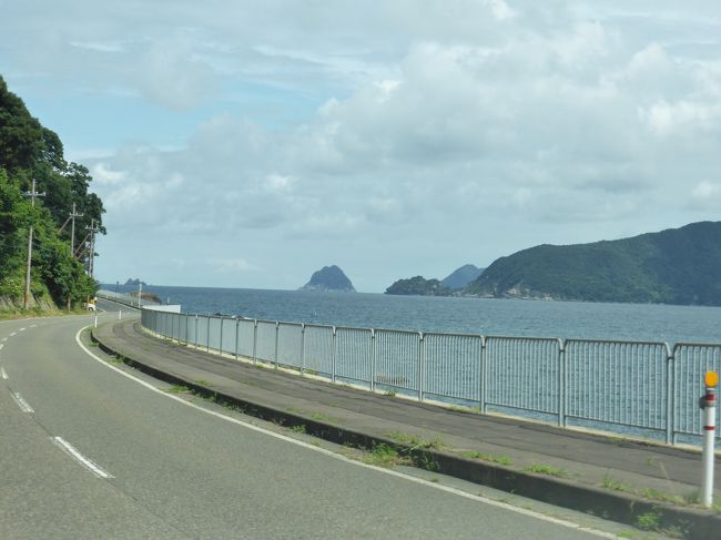 西に西に車を走らせていると、少しだけ晴間が見えてきて