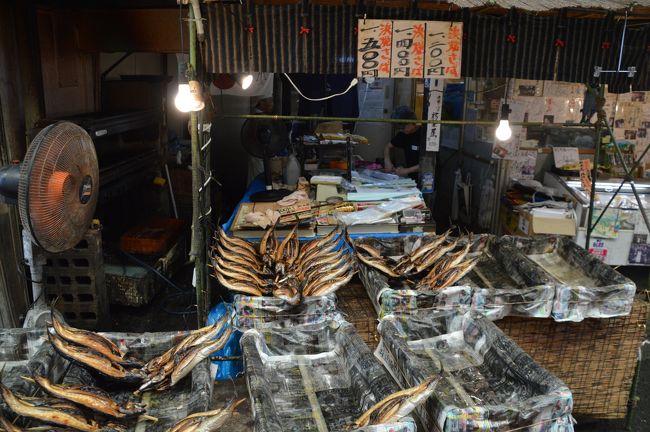 鯖のサイズによって値段が違って、小さいもので1200円から。