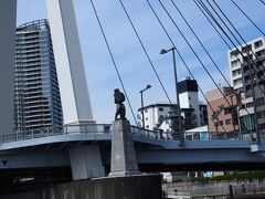 【東京クルーズ】

メッセンジャー像が鎮座する「中央大橋」