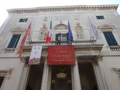 ブラーノを堪能してヴェネチアに戻ります。

こちらはベネチアのオペラ座、フェニーチェ劇場。
ああここでもオペラ見てみたかったな
