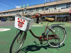 　さて酒田駅に到着。山形でも米沢・赤湯といった置賜地方は何回か訪ねた事はありますが、酒田・鶴岡・庄内は初めての地。
　まずはエキナカの酒田市観光物産協会で、レンタサイクルを借ります。こういう街巡りには強力なアイテムですね。しかも、ここ。無料なのが嬉しい。　

◆酒田観光協会・観光自転車　http://www.sakata-kankou.com/accessmap/bicycle/index.html