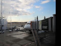 07時55分成田空港に着陸。