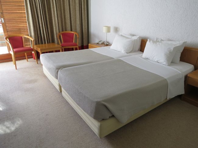 ホテルの部屋の様子です。