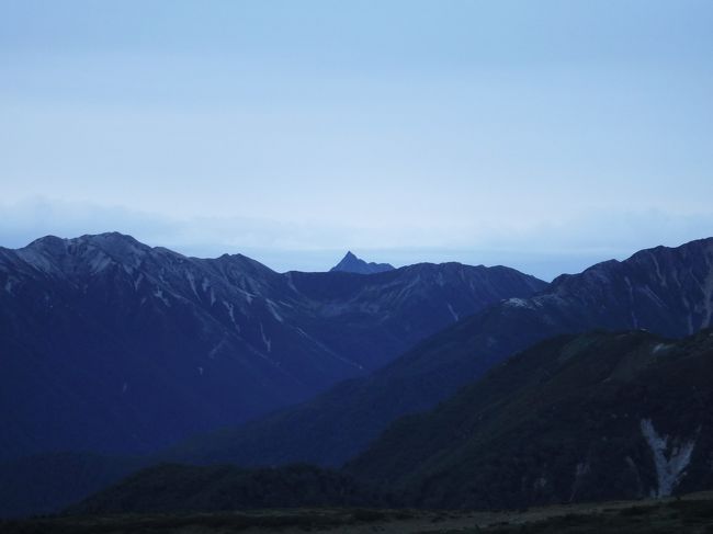 この日も有難いことに、ガスはなく展望バッチリ！<br />槍ヶ岳がくっきり見えた。