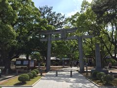 チェックアウト後、旅館からほど近い松陰神社へ。