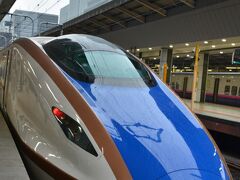 初めて乗車する北陸新幹線
かがやき　５０１号 
東海道新幹線しか乗車していない私は
興奮状態で、にわか鉄ちゃんに…