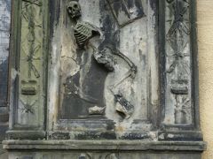 深夜に心霊ツアーが行われるという、ハリーポッターの悪い魔法使いを作者が思いついた教会にも行きました。すご～く雰囲気のある（こわい）場所でしたー。深夜は絶対無理！