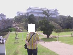 富岡ビジターセンター（富岡城を模しています。）
