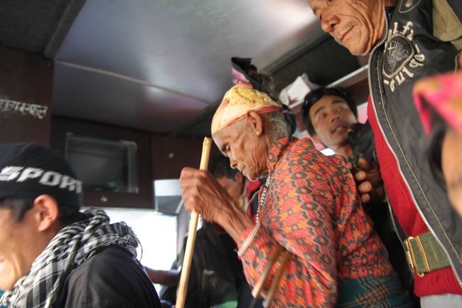 このバスに6時間乗ってたんだぜ～・・・疲れたわ！<br /><br />https://youtu.be/0ysHIE_Eqvc