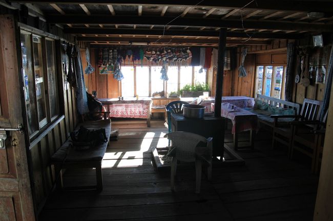 先にも描いたように、今回のコースの山小屋は貧弱だった。人気のエベレストコースやアンナプルナ、同じランタンでもキャンジンゴンパコースなら、設備も食事も数段上。