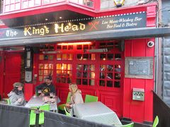 キングズヘッド（King's Head）
800年の歴史を持つ伝統的なパブだそうです。
