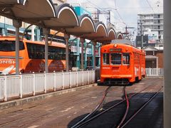 お腹も満足した所で路面電車に乗って松山駅へ、、と思って乗った車両が松山市駅の方に着いてしまった…