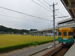 北陸新幹線を黒部宇奈月温泉駅で降りて、隣接している新黒部駅から富山地方鉄道に乗って宇奈月温泉へ。