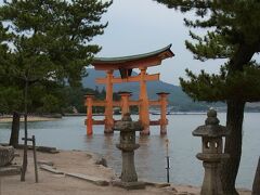 ロープウェイ乗り場に行く途中に、またまた鳥居に。

先ほどから１時間程度後なので、その分水が引いている気がします。