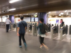 16:15、地下鉄チャリングクロス駅に戻ってきました。