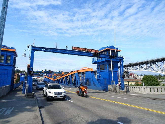 フリーモントブリッジを歩く．