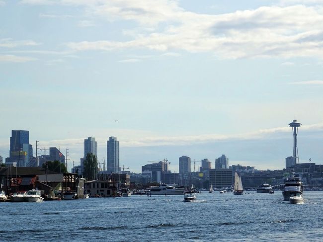 モントレイクブリッジの方にも行ってみる．周辺散策中．