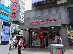 今回ぜひみてみたかったお店がこちら。
極度乾燥しなさいSUPERDRY