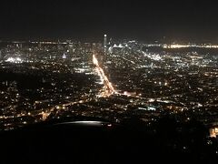 旅友の希望でJTBのイルミネーション夜景ツアーに参加。
ツインピークスからの夜景がキレイ。
でも風が強くて結構寒かった。