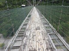 車で十津川村　吊り橋へ。
ここから山道を熊野本宮をめざします。