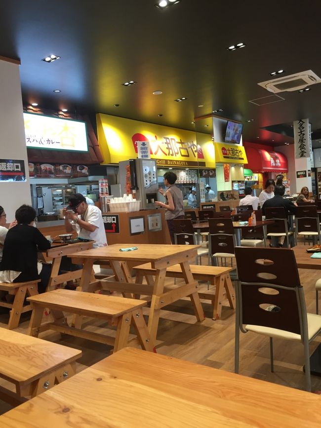 フードコートは広くありませんが，浜名湖SA<br />の激混み回避目的なら利用価値大かと．