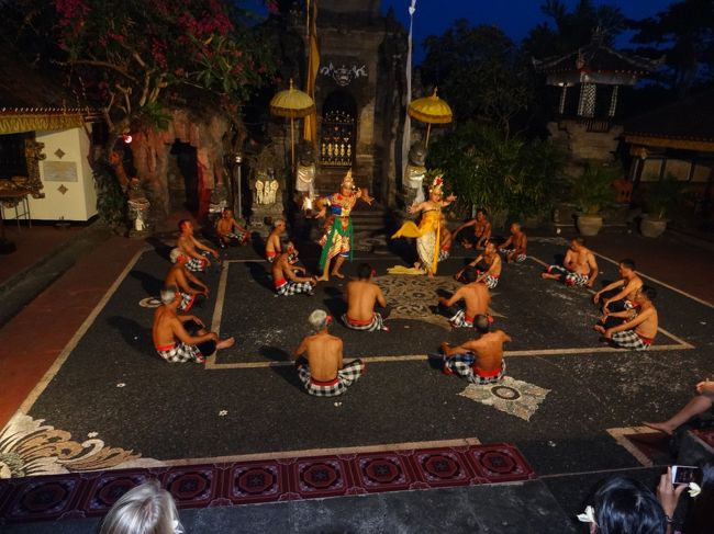 『　ケチャックダンス　』