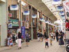 山陽本線：尾道駅を出て左手に進んで行くと「尾道本通り商店街」が始まります。