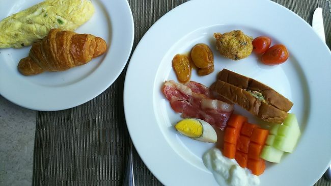 メインダイニングで朝食。ブッフェ方式でした。