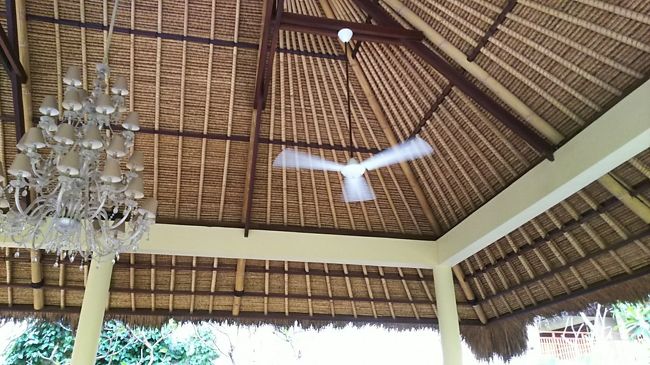 「リゾートに来たぞ～！」と思わず背伸びして天井を見上げました(笑)