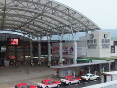 ２時間弱であっという間に長崎駅！

しかし
「あああ～♪長崎はぁぁ今日ぅもぉぉ雨だぁっったぁぁ～♪♪」