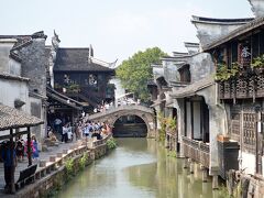 烏鎮の東柵は、
古い家で人が実際に暮らしているのが特色だとか。
天気もいいし、来てよかった！