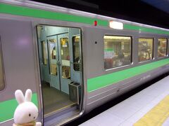 快速エアポートに乗って札幌へ行きましょう(^_-)-☆。
スイカでタッチして乗車できました。
この列車もジャストタイミングで乗れました。