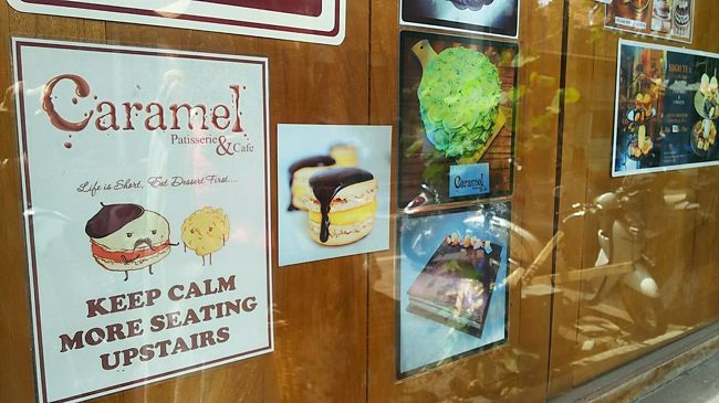 ２階にお席があるのね。