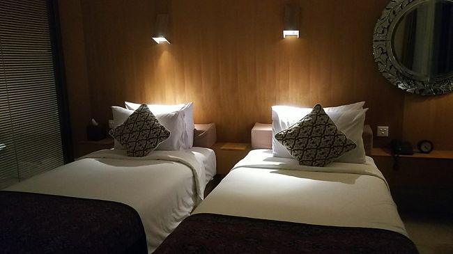 お腹もいっぱいになり、舞踊観賞に出掛けるまで少しお部屋で休憩タイム。<br />お部屋は綺麗にお掃除してありました～