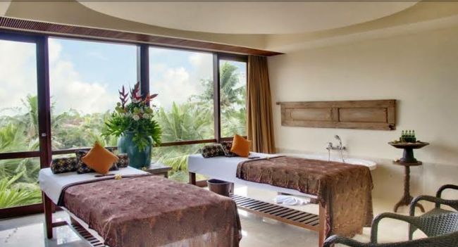 （このお写真はBooking.comさんから拝借しました）<br /><br />こんな感じのお部屋だった。娘とふたりだったのでペア用ルーム。<br />施術中はカーテンは閉めてました。とーっても気持ちが良くて…たくさん歩いて疲れていたのですぐに寝てしまい始めの方しか記憶がありません。。