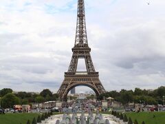 そして、シャイヨー宮まで来た。

残念ながらトロカデロ庭園の噴水ショーは観られなかった。美しい噴水観たかったなぁ。。