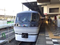 初体験のレッドアロー号。
乗車券+500円の座席指定券で乗れます。
通常は飯能駅で乗り継ぎますが、今日は高麗駅に臨時停車します。