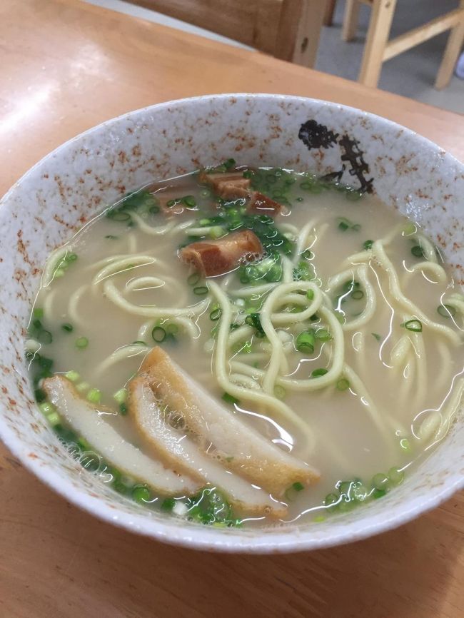 種類はそんなにありませんが、八重島そば名物は外せないよね。