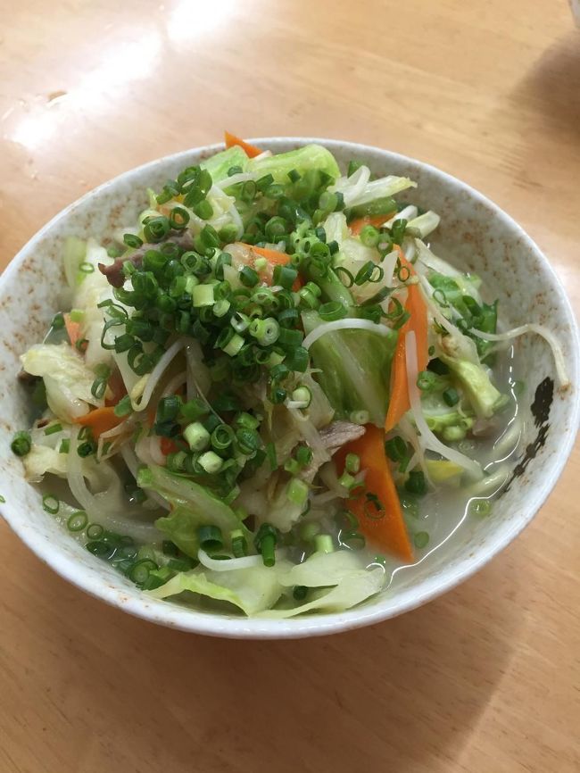 野菜たっぷりそば注文<br />美味しいー。<br /><br />