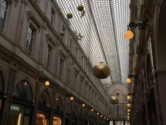 直ぐ側にあるパサージュ、ギャルリー・サンチュベールも見学。