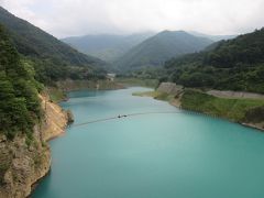 四万川ダムによって作られたダム湖は「奥四万湖」といいます

独特の湖水の色は「四万ブルー」と言われています。
