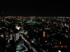 お腹の満タン！最後は、ホテルの夜景を楽しみましょう。