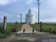 食べ終えて向かったのが納沙布岬灯台
何か工事中で裏まで行けなかった