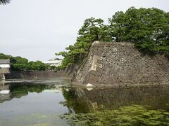 「9時半から9時50分の間に戻ってきてください」とのこと。30分ほど周りを歩いてみました。