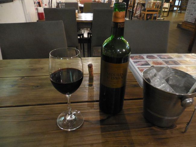 　今回は石垣ではコストを優先。アパホテル石垣に滞在です。<br />ディナーは近くのアメリカンタイプの洋風居酒屋へ。