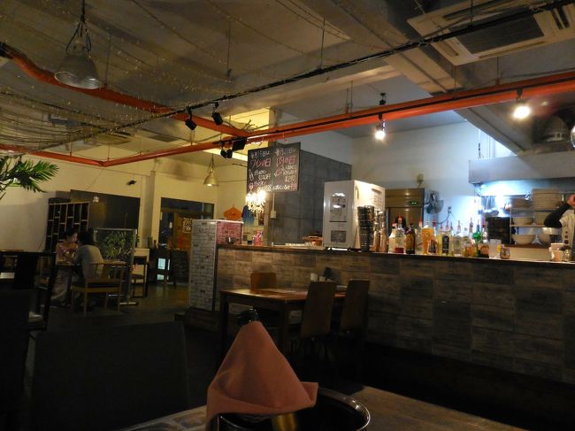 　店内はこんな軽いノリの雰囲気。たまにはいいもんですね。