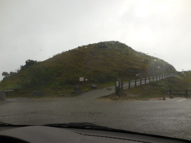 　本場の台風かくありなんって感じの猛烈な風雨。