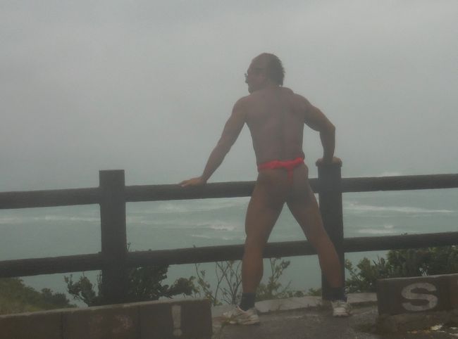 　こんな猛烈な風雨、生まれて初めて経験しましたよ。<br />でもさぁ、撮影するまでは良かったんだけど、猛烈な雨のため全身ずぶ濡れ。バカな事したなぁとちょっと反省しましたよ。