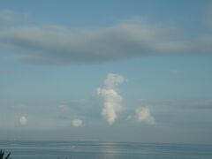 ホテルの部屋から、面白い雲、今日も良いお天気です。

温泉にゆっくりと入りました。