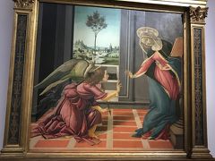 ウフィツィ美術館にて・・初めはボッティチェリの作品「受胎告知」
